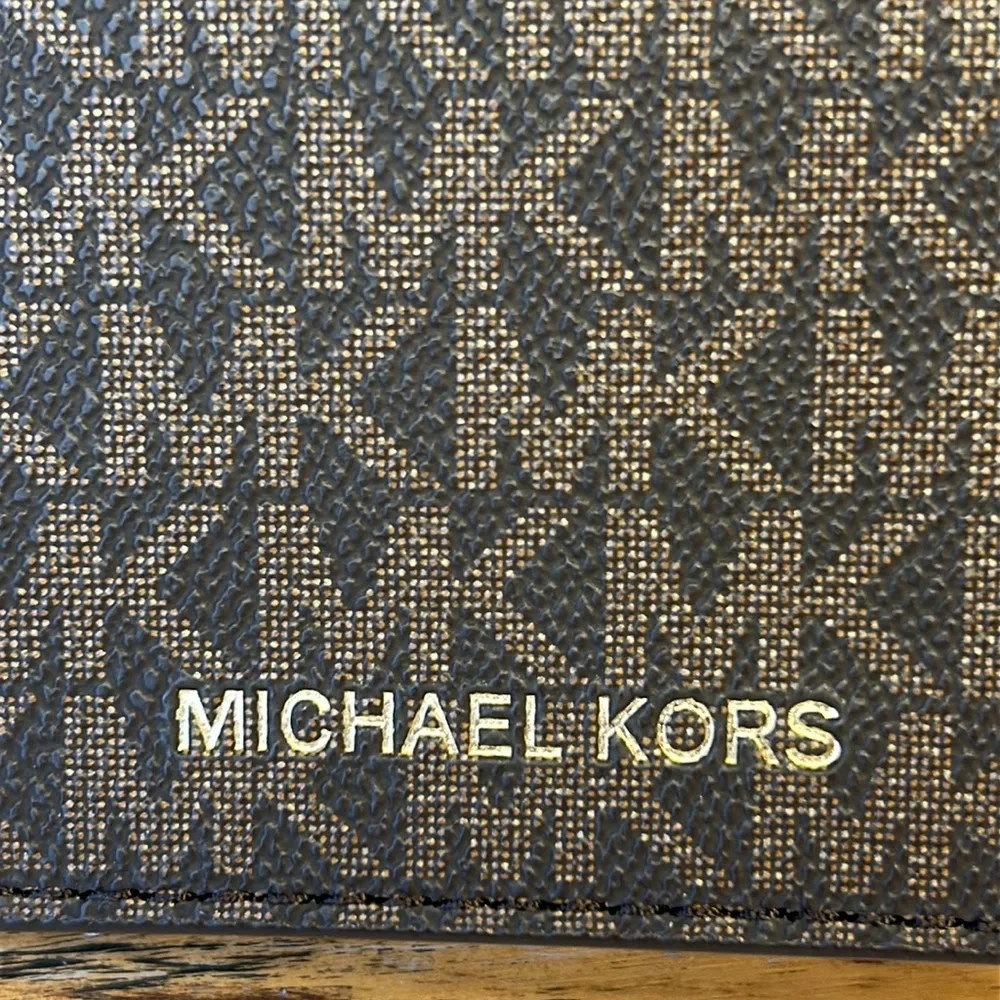 NWOT Michael Kors wallet/passport holder